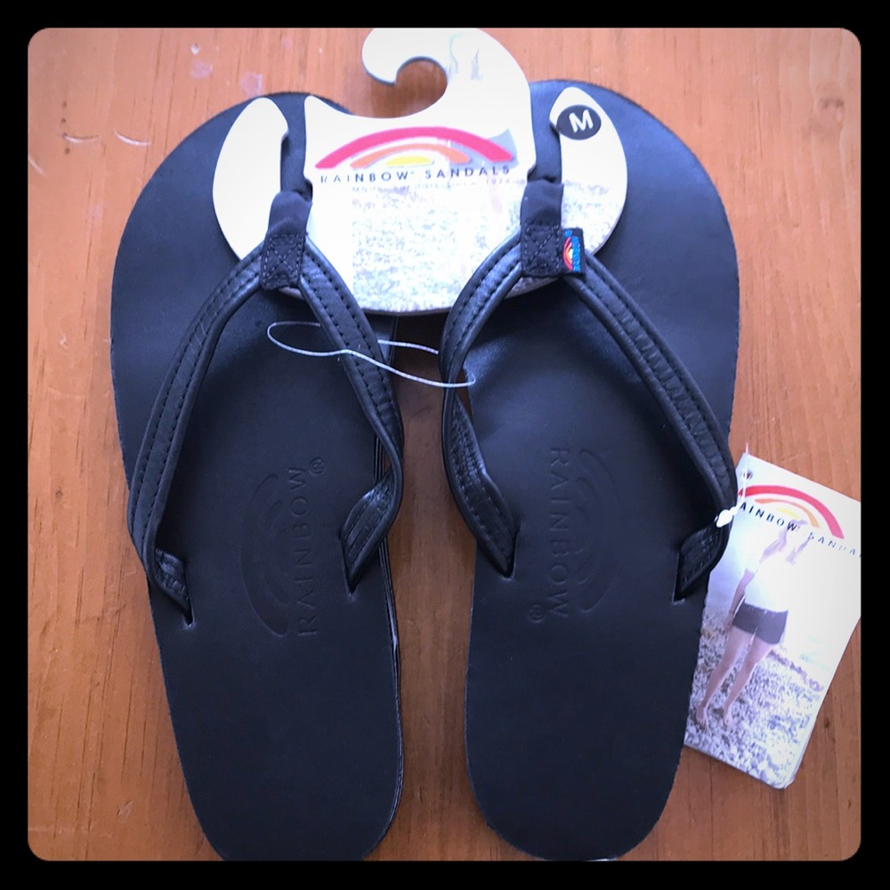NWT black rainbow flip flops women’s Medium
